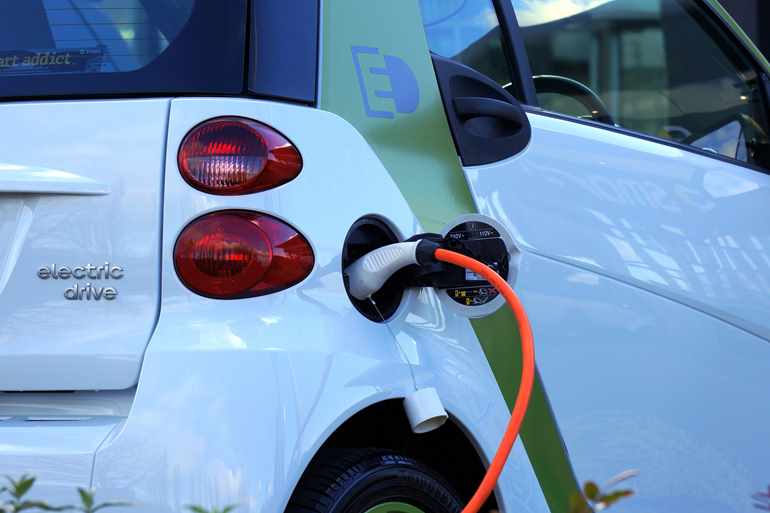 Do electric vehicles need road tax in 2022?