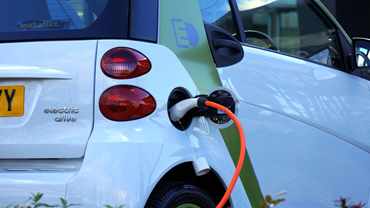 Do electric vehicles need road tax in 2022?